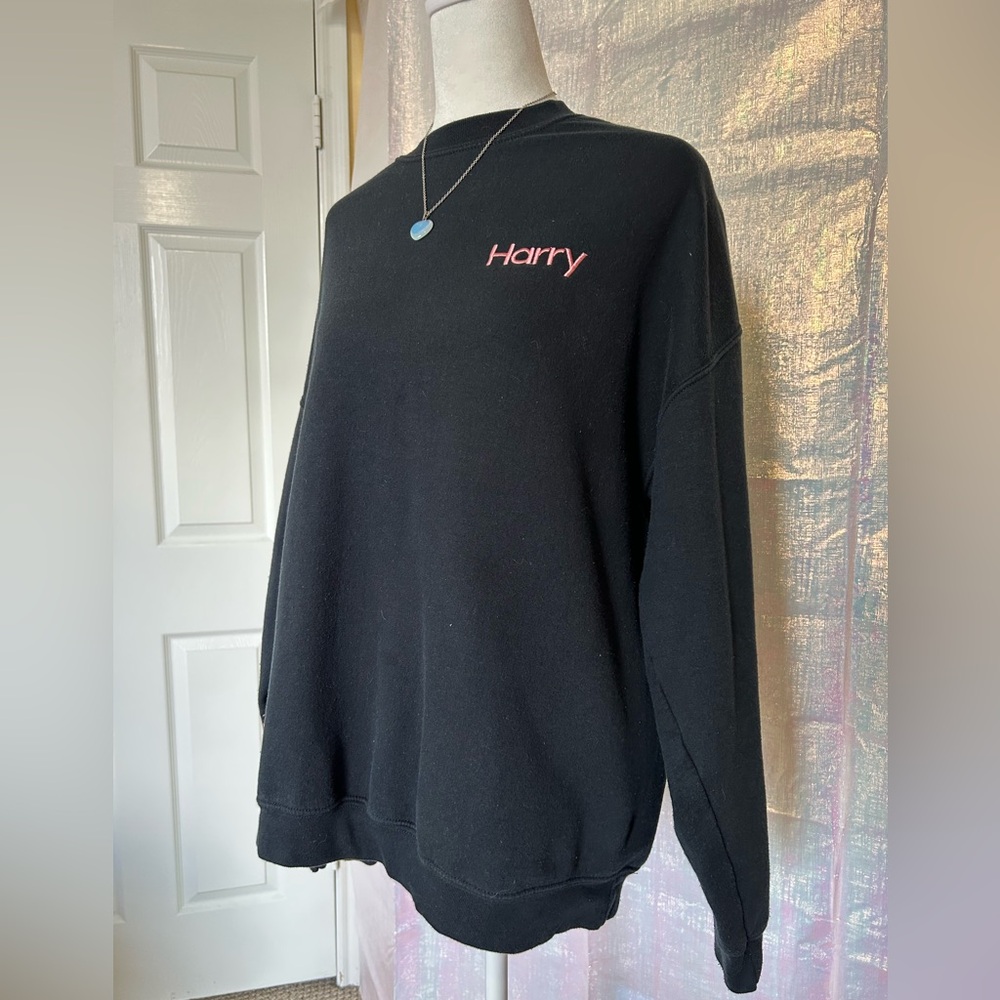 Black 'Harry' Harry Styles Embroidered Treat People With Kindess Crewneck. XL.